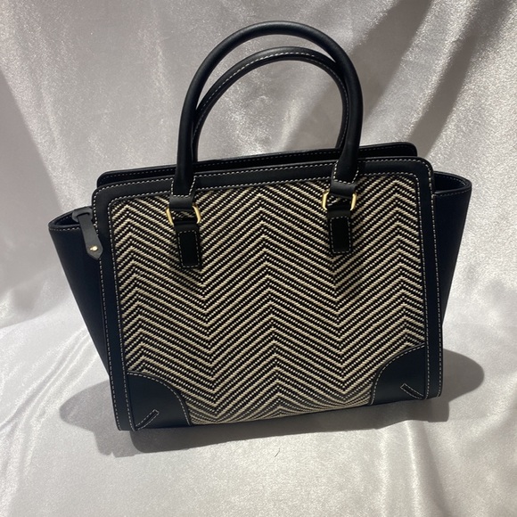 Calvin Klein black white chevron handbag NWT - Picture 2 of 11